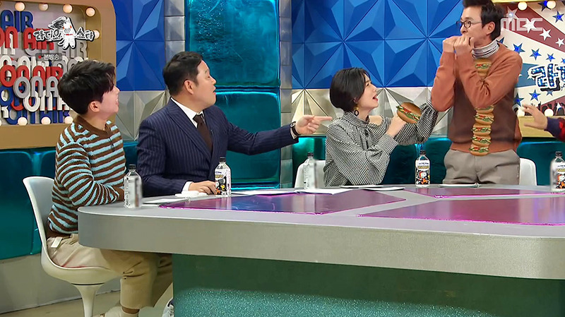 [라디오스타] 박지윤이 먹는 햄버거 양을 이해 못하는 김국진 | 인스티즈