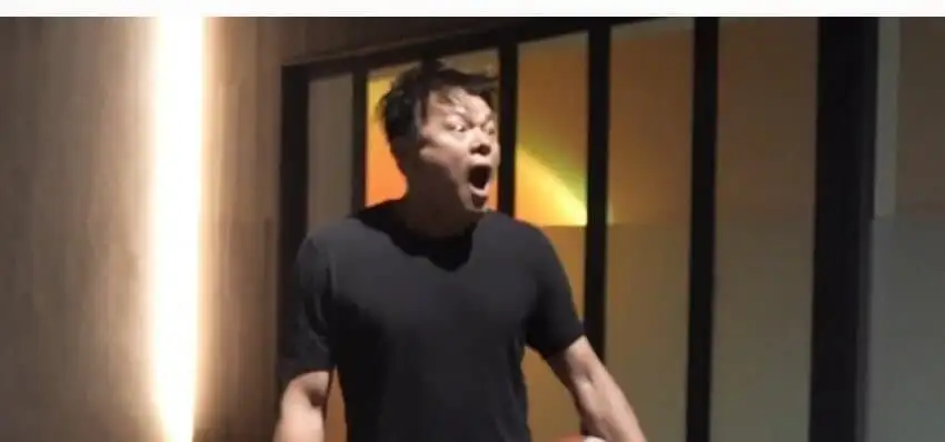 살짝 놀란듯한 JYP | 인스티즈