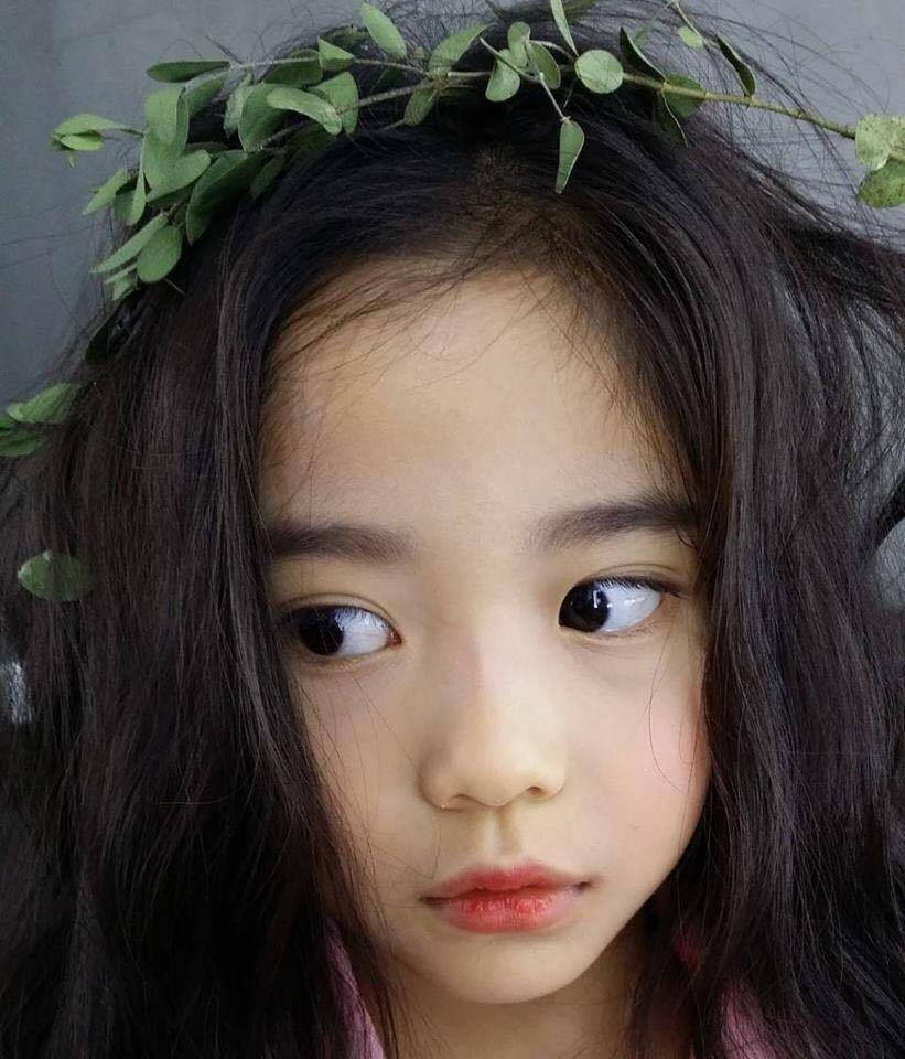 와.. 세상 혼자사는 애기.. 2009년생 키즈모델 황시은 | 인스티즈