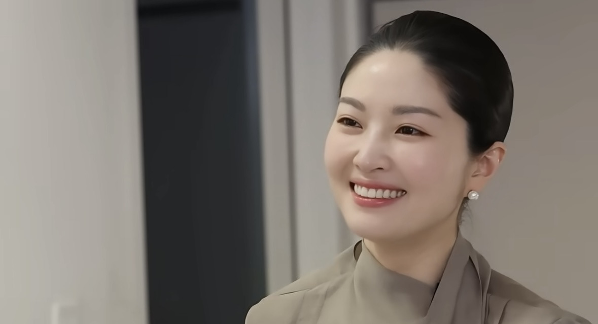 퇴사 7년만에 승무원 메이크업한 류이서 | 인스티즈