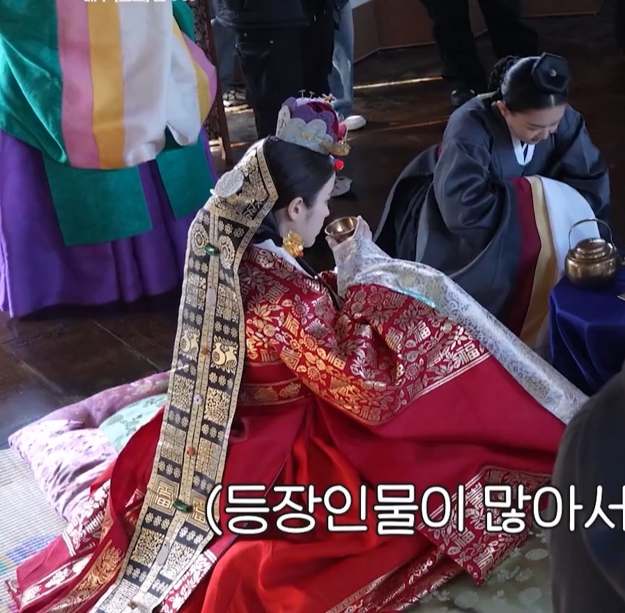 의상팀이었으면 엉엉슨하고 화났을거 같은 어제 대군부인 속 의상 | 인스티즈