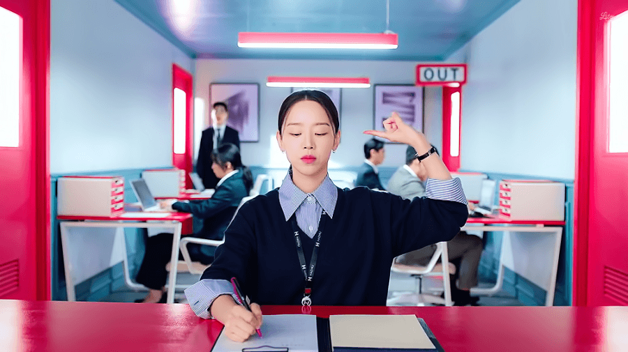 사내 감사팀의 촉망 받는 엘리트인 저를 새로 부임한 실장님이 사내 불륜이나 잡으라면서 좌천시켰어요.. | 인스티즈