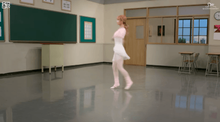 트와이스 모모 나비잠 뮤비 움짤.gif | 인스티즈