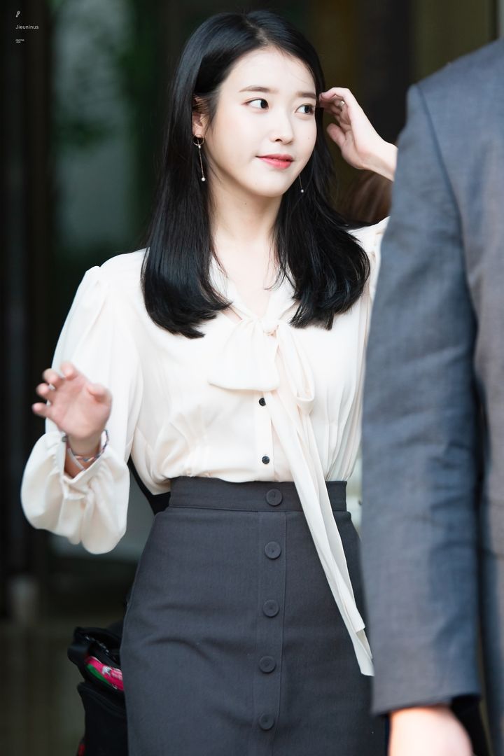오늘자 아이유.jpggif | 인스티즈