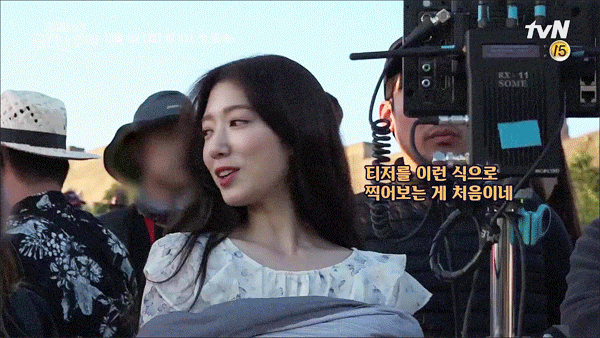 [알함브라] 현빈이 박신혜 웃기는 법 + 키 작게 만드는 방법.jpgif | 인스티즈