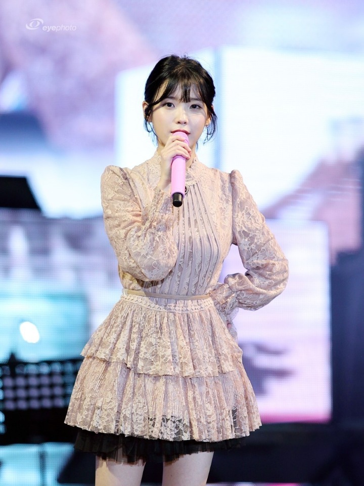 아이유 옷 잘 입히는 코디.gif | 인스티즈
