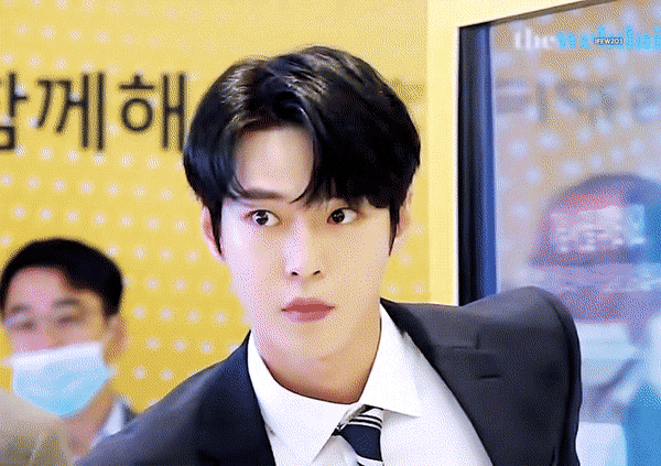형은 힝.. 처럼 생기고 동생은 흥! 처럼 생겼다는 형제.gif | 인스티즈