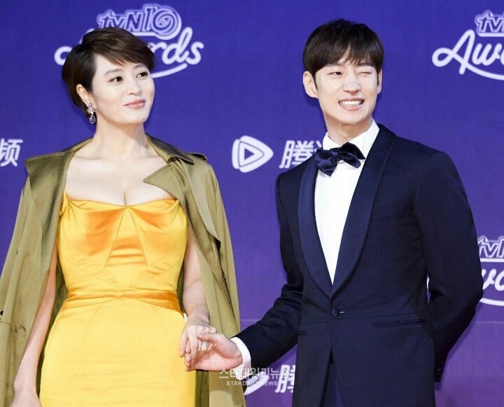 연상녀와 있을때 이중적인 야릇함이 느껴지는 남자배우들의 공통점 (갭모에) | 인스티즈
