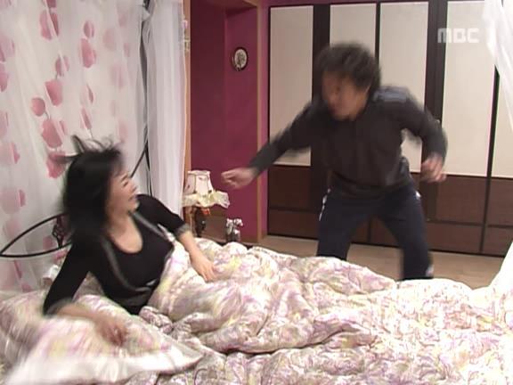 [거침없이하이킥] 민호가 유미랑 뽀뽀해서 충격받은 박해미 ㅋㅋㅋㅋㅋ.jpg | 인스티즈