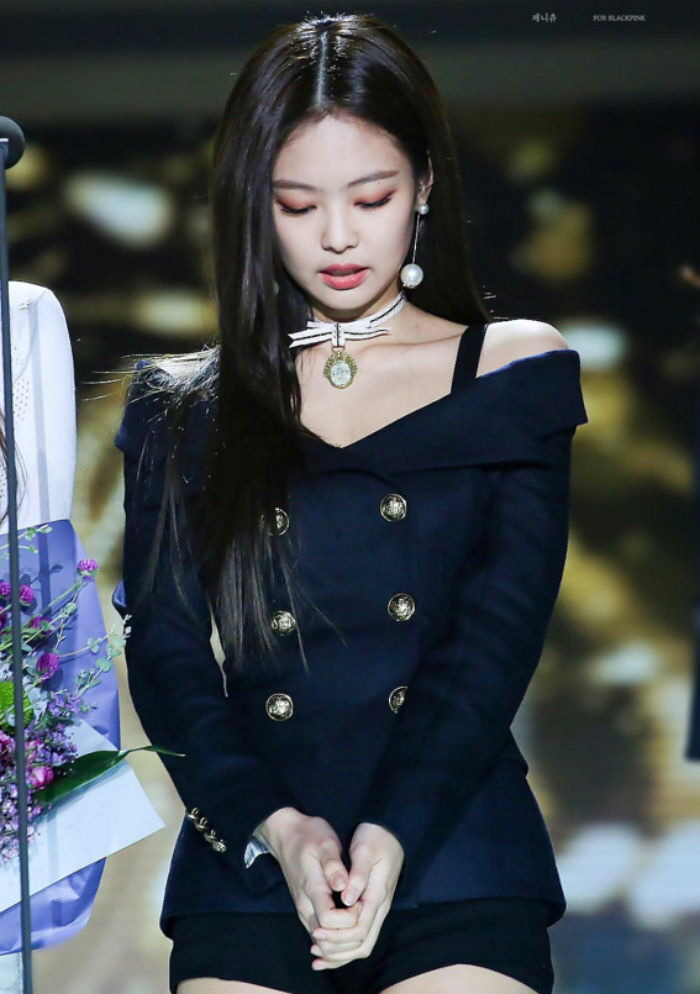 블랙핑크 어깨미인 제니 | 인스티즈