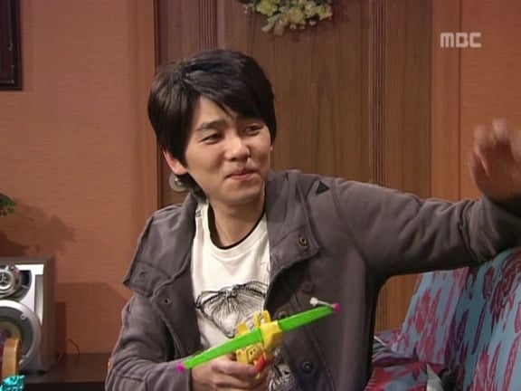 [거침없이하이킥] 장난감으로 싸우는 박해미랑 민용이 ㅋㅋㅋㅋㅋㅋ.jpg | 인스티즈