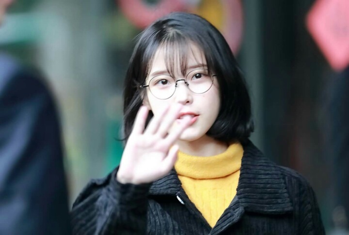안경쓴 아이유.jpg | 인스티즈