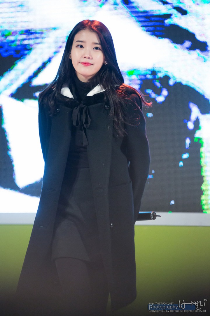 아이유 옷 잘 입히는 코디.gif | 인스티즈