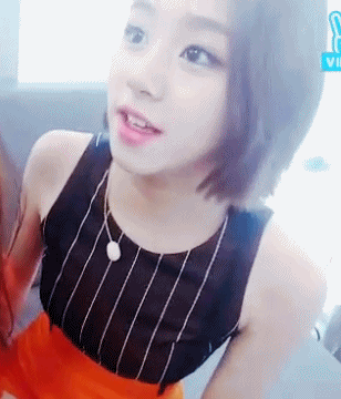 직각어깨가 매력인 채영이 | 인스티즈