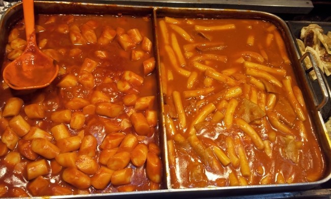 길거리 포장마차 떡볶이 vs 프랜차이즈 전문점 떡볶이 | 인스티즈