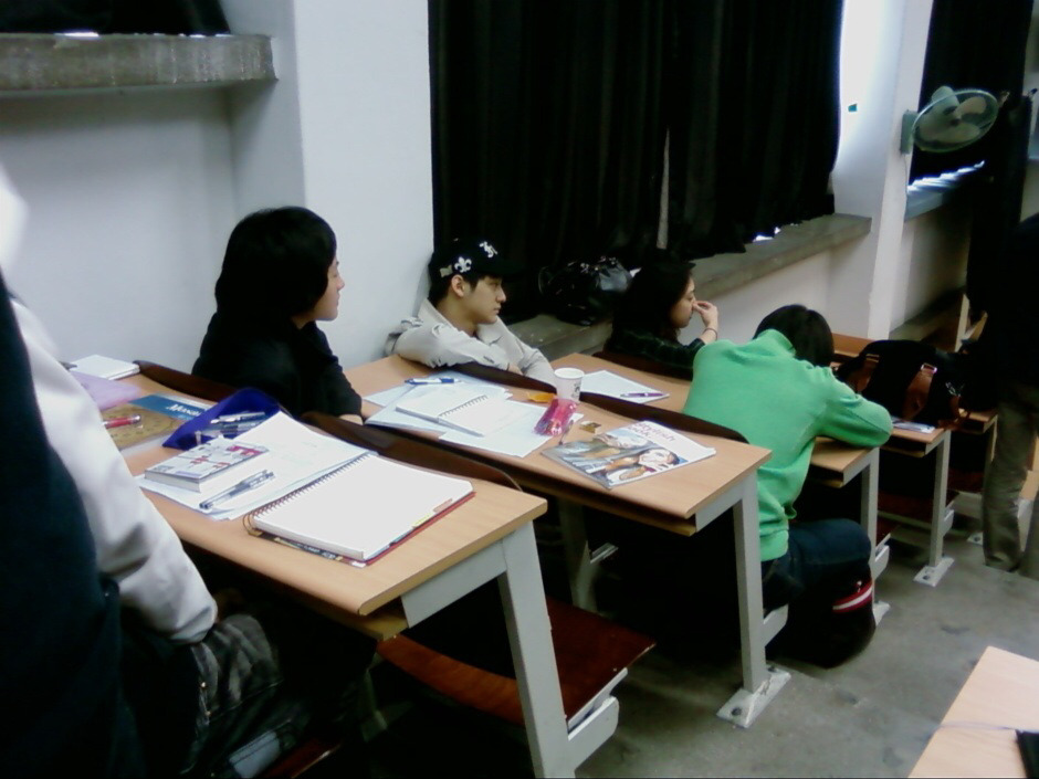 입학하면 연예인 낭낭히 구경하고 졸업하는 학교.jpg | 인스티즈