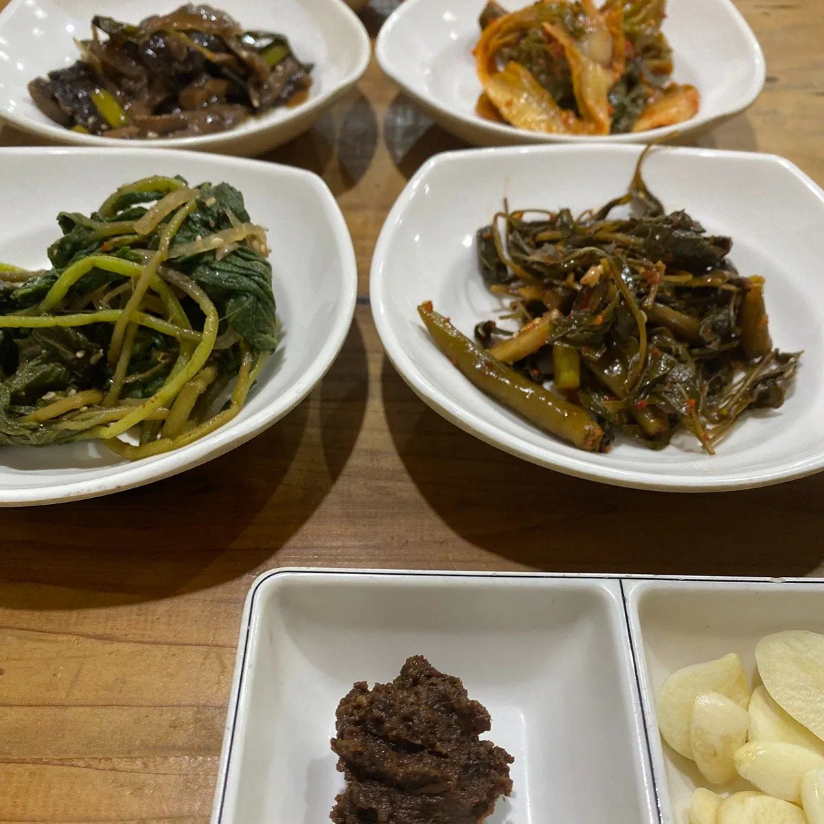 광주의 식당에서 묵은지 김치에 매료된 일본인.jpg | 인스티즈