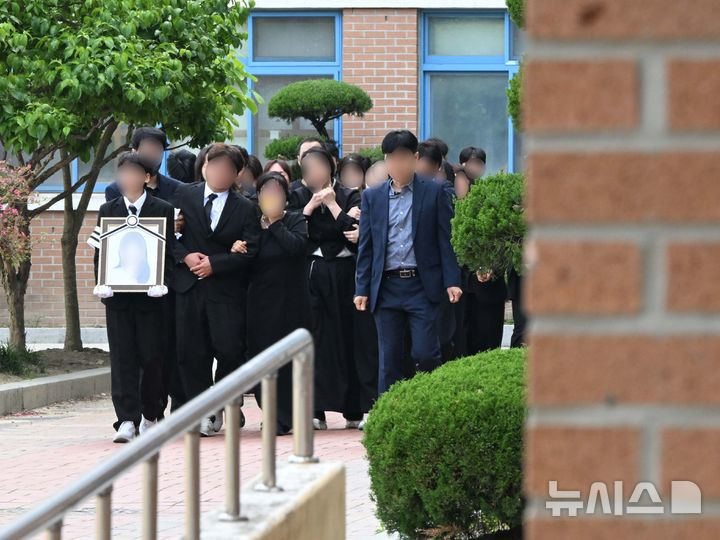 "딸, 친구들이랑 공부해야지" 흉기 피습 여고생 마지막 등굣길 | 인스티즈