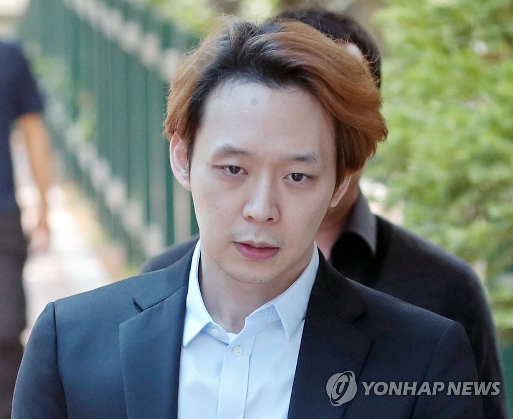 상복이라면 박유천을 따라갈 사람이 없음 | 인스티즈