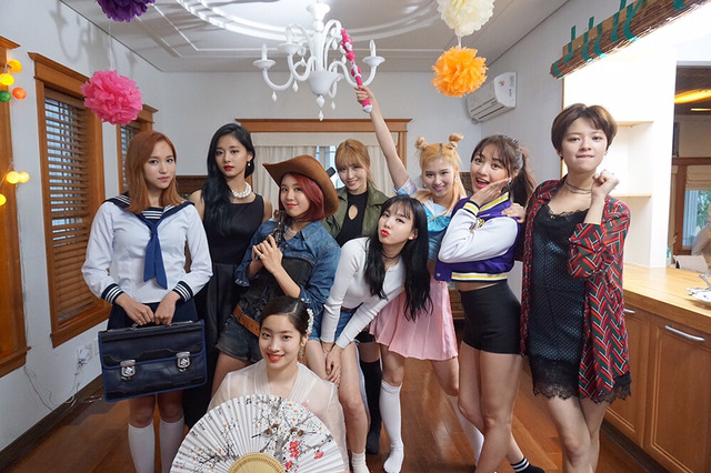 트와이스 CHEER UP 비하인드 23p | 인스티즈