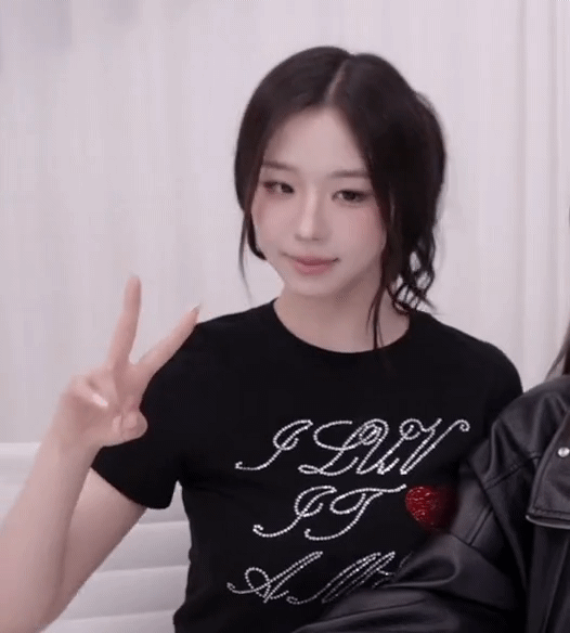 에겐력 상당한 김채연.gif | 인스티즈