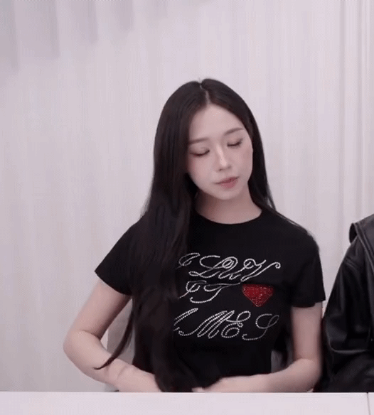 에겐력 상당한 김채연.gif | 인스티즈