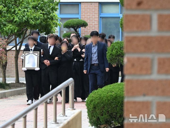 "딸, 친구들이랑 공부해야지" 흉기 피습 여고생 마지막 등굣길 | 인스티즈