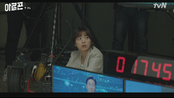 남주와 여주가 14살 차이나는데 논란없었던 드라마.gif | 인스티즈