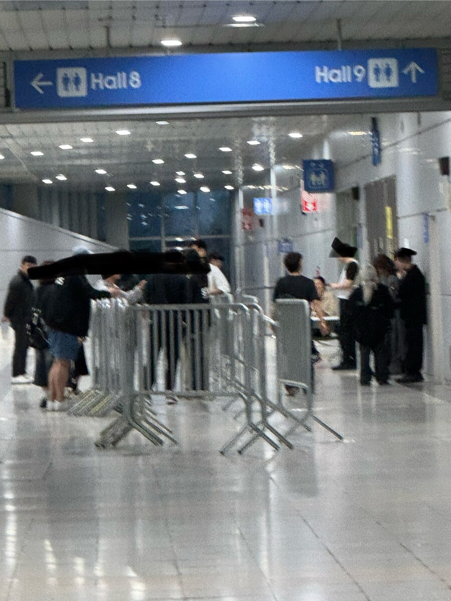 실시간 아이묭 내한 콘서트 중 퇴장 당한 사람 나옴.jpg | 인스티즈