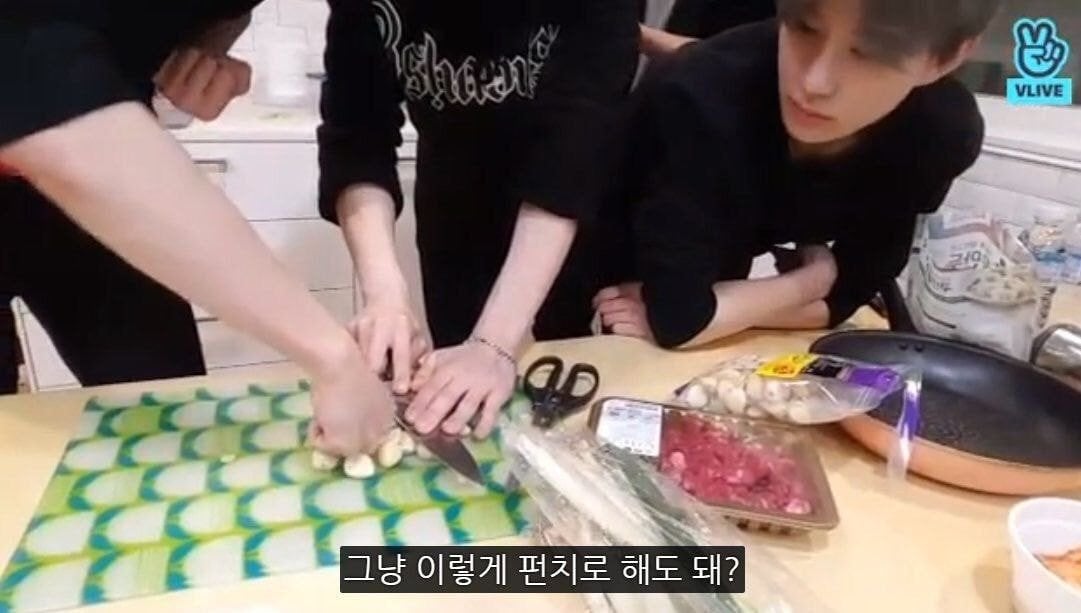대충 살자 엔시티 쟈니 폰에 붙어있는 보호필름처럼 | 인스티즈