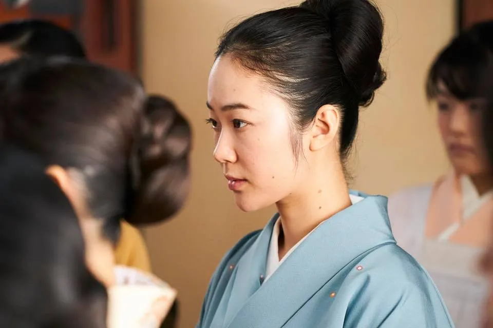 일본에서 쇼와 시대풍 미인 얼굴로 불리는 여자연예인 | 인스티즈