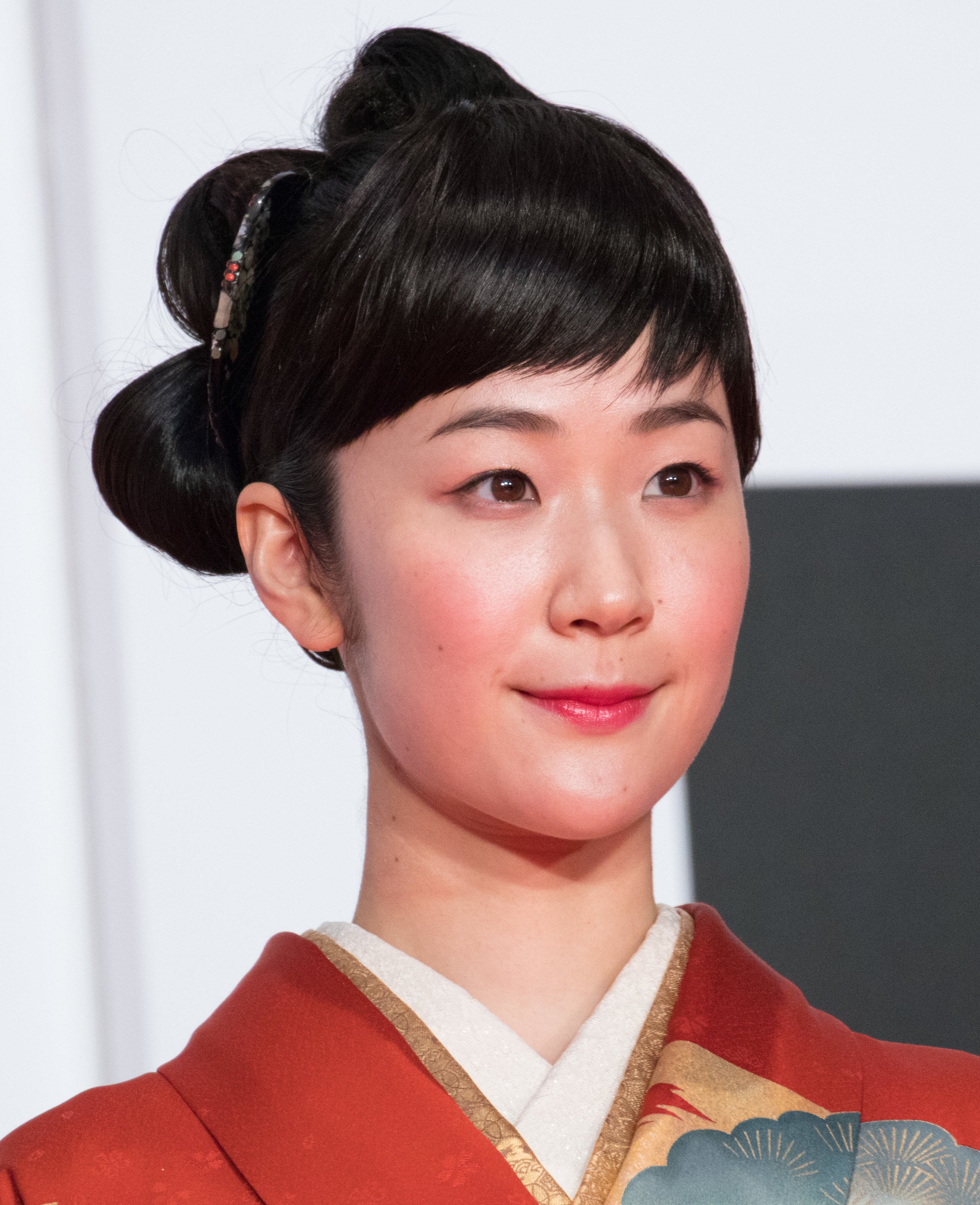 일본에서 쇼와 시대풍 미인 얼굴로 불리는 여자연예인 | 인스티즈