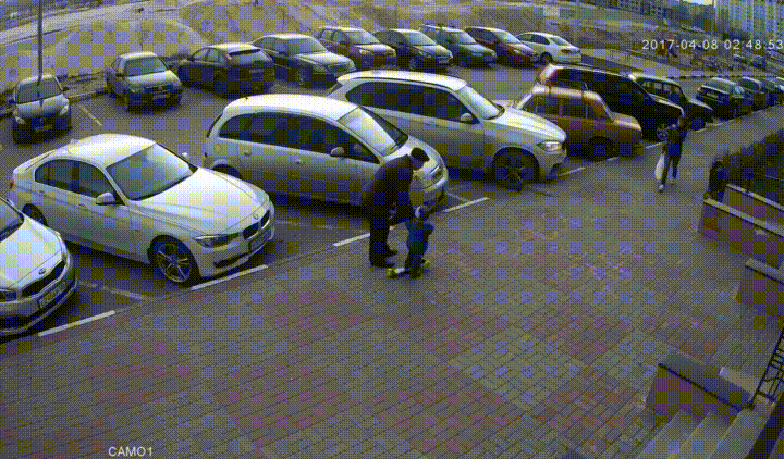 아파트에선 언제나 위를 조심.gif | 인스티즈