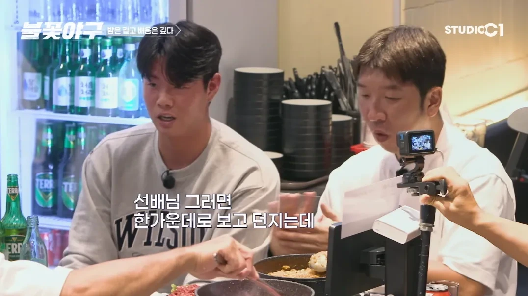 이택근 - 박준영 "네 공은 한가운데로 던져도 정타로 맞히기 어려운 공이야" | 인스티즈