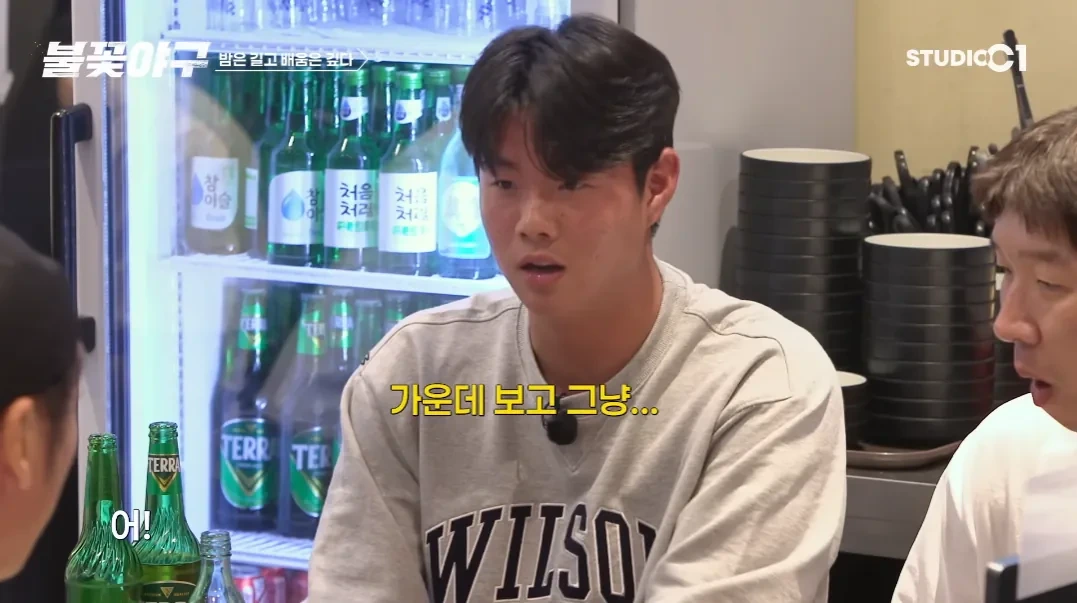이택근 - 박준영 "네 공은 한가운데로 던져도 정타로 맞히기 어려운 공이야" | 인스티즈