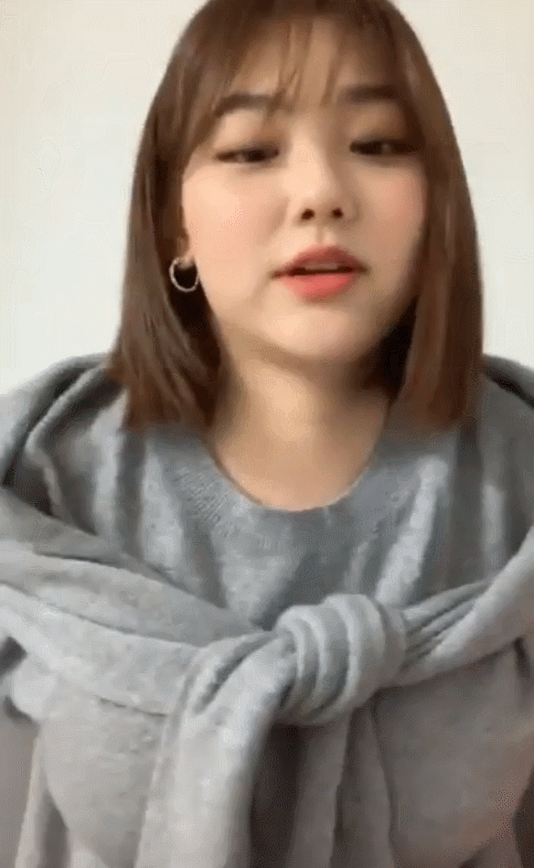 어깨가 자주 결린다는 강미나 | 인스티즈