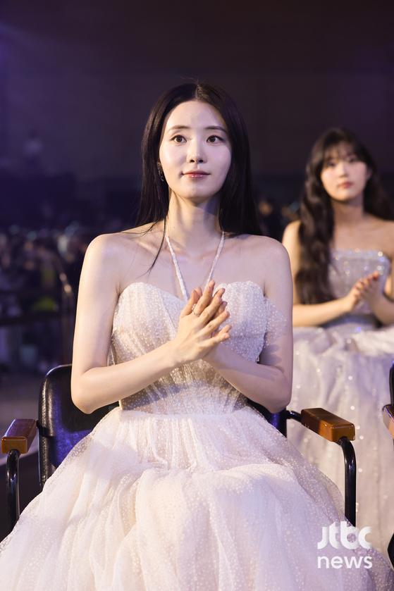 [62회 백상] 환호와 눈물의 기록… 축제 열기 가득한 비하인드컷 공개 | 인스티즈