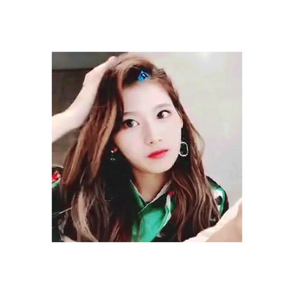 눈에서 꿀떨어지는 사나.gif | 인스티즈