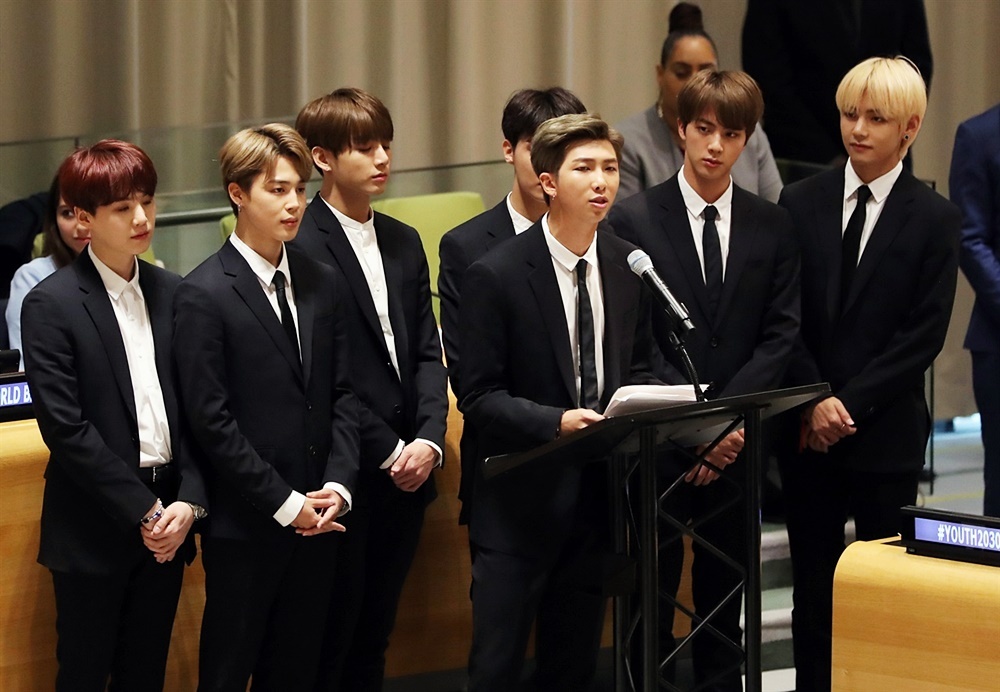 '국회의원도 탐내..' BTS가 곧 발급받는다는 붉은 여권의 정체는? | 인스티즈