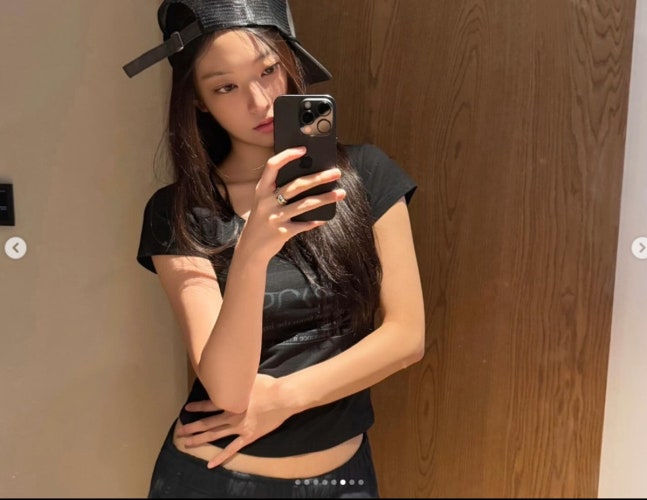 [정보/소식] 성인 된 뉴진스 해린, 근황 사진 8장 풀렸다…어도어, 12시 땡 하자마자 공개 "생일 축하" [엑's 이슈] | 인스티즈
