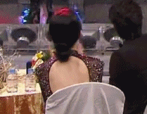 드라마 시상식 아이돌축하공연때 노래 시작부터끝까지 반응해주는 배우.gif | 인스티즈