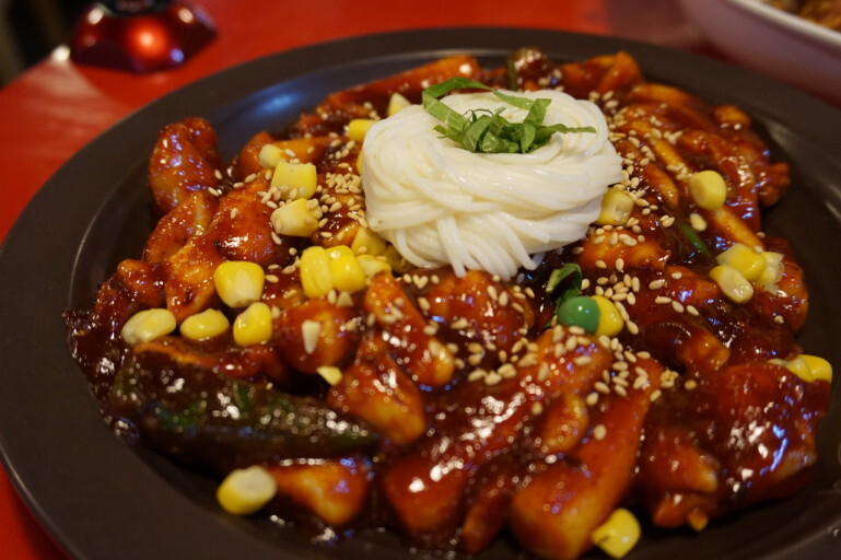 부산 사람들이 지코바보다 조금 더 높게 쳐주는 치킨 | 인스티즈