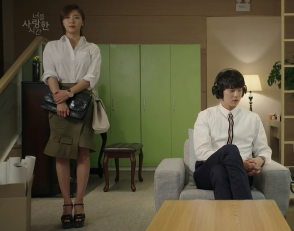 드라마에서 가방을 2개씩 메고 나왔던 하지원 | 인스티즈