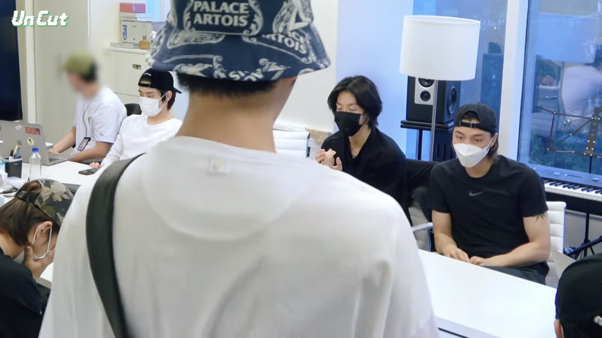 sticker 데모곡 듣고 표정관리 실패해버린 nct127 | 인스티즈