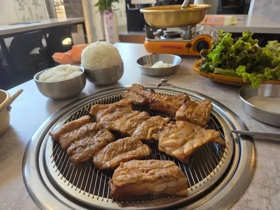 SNS에 올라온 어느 음식점의 옳게 된 공기밥 수준.jpg | 인스티즈