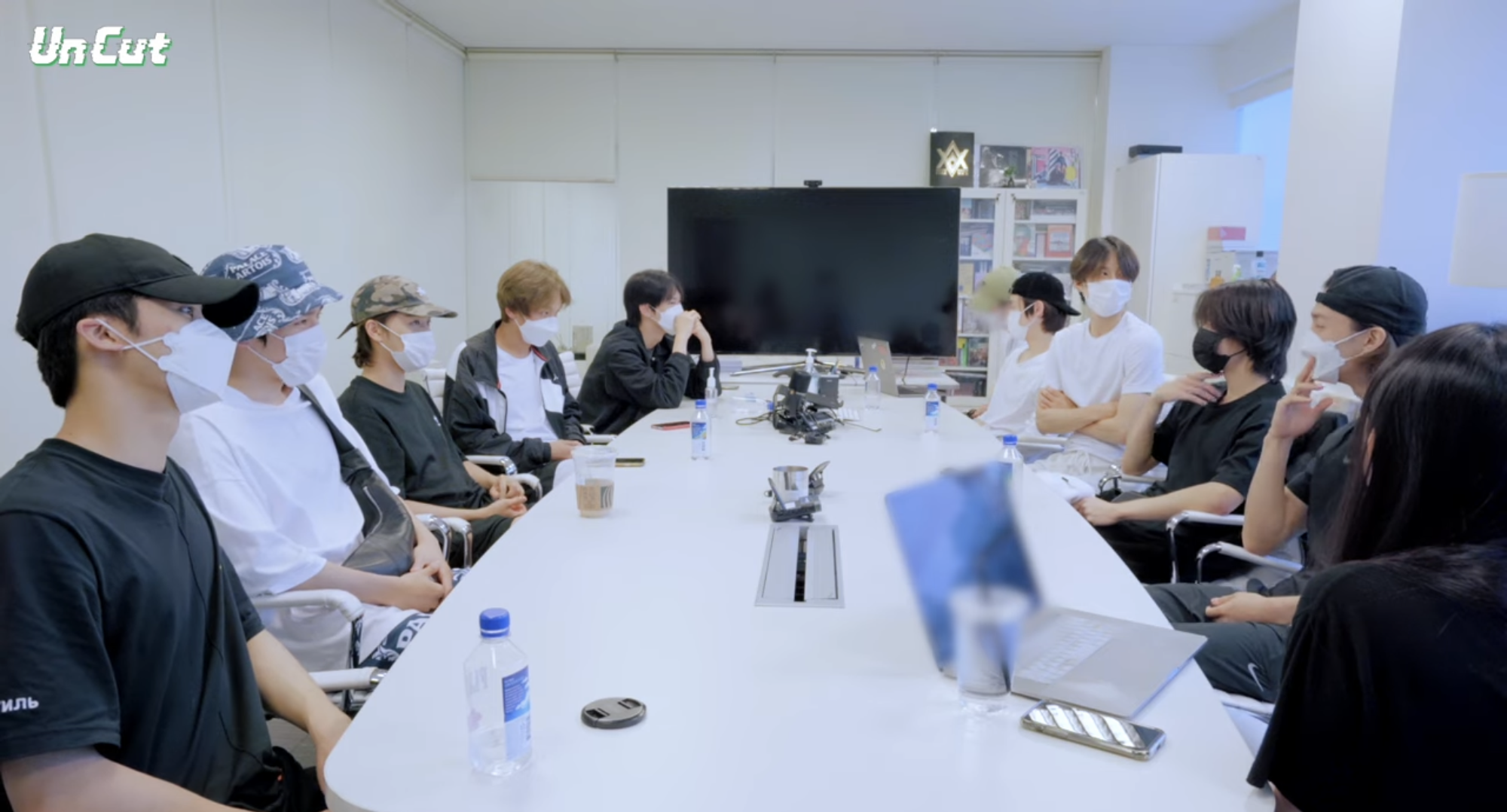 sticker 데모곡 듣고 표정관리 실패해버린 nct127 | 인스티즈