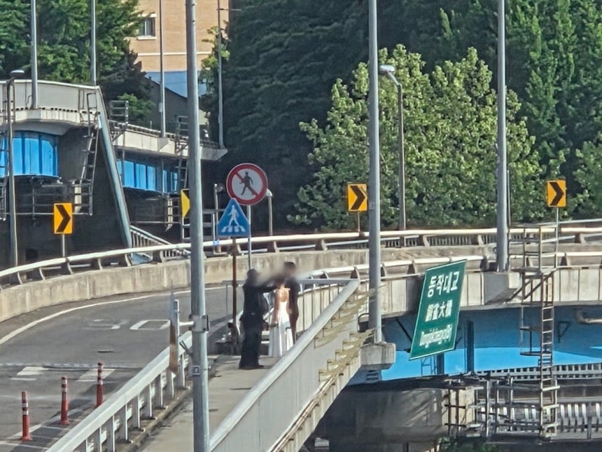 "동작대교 전세 냈어요?"…'민폐' 웨딩 촬영에 '논란 폭발' | 인스티즈