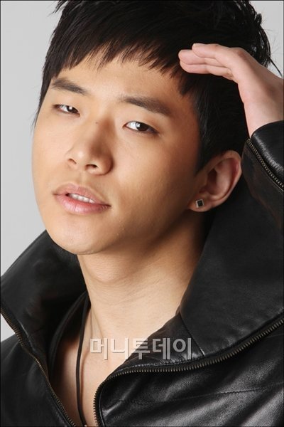 기생오라비 사건이후 피나는 관리를 한듯한 우리집 준호 | 인스티즈