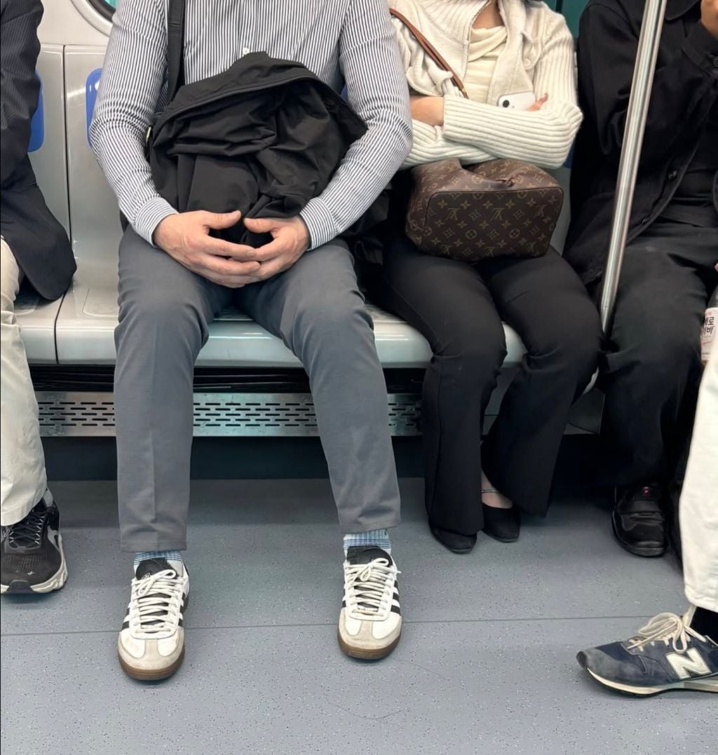 스레드에 올라온 지하철 밀착남.jpg | 인스티즈