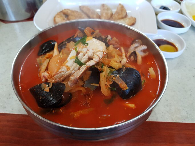 인스타감성과 거리가 먼 강릉 현지인 맛집.jpg | 인스티즈